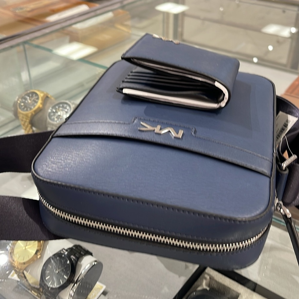 Michael Kors Cooper Flight Crossbody Bag & MK Cooper Billfold Wallet
NWT - Picture 9 of 16